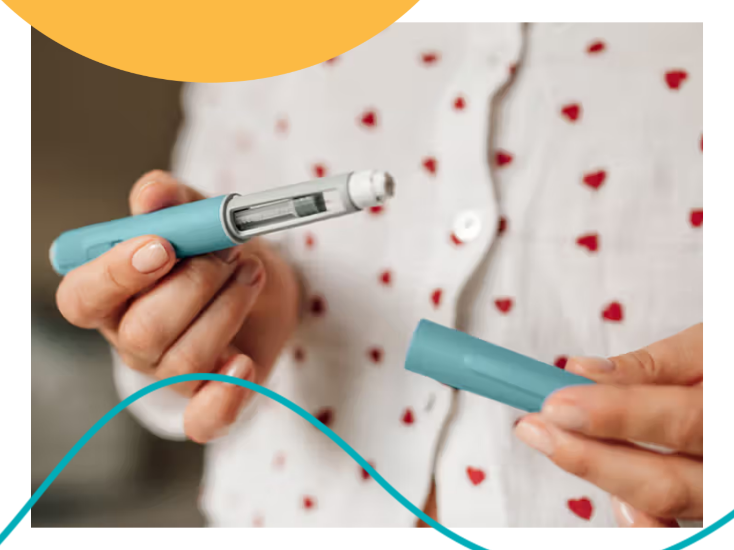 Hands holding a GLP-1 injection pen and its cap